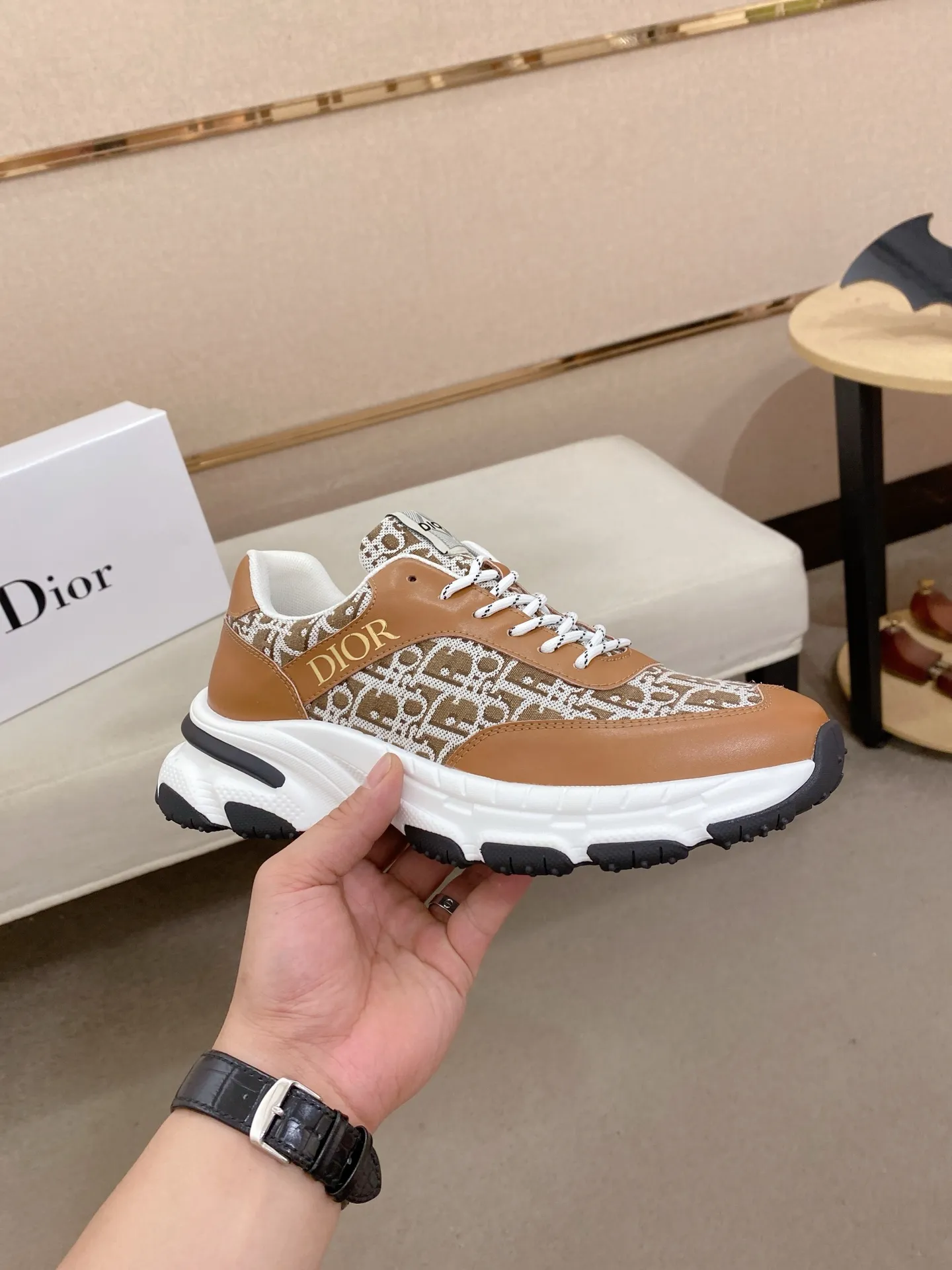 Men's clothing and shoes 442💰🇮🇹🇮🇹Dior d The new model is on sale at the same time at the counter. The upper 🇮🇹 is imported Italian first-layer cowhide, and the lining is fully imported sheepskin 💪💪. It is a complete 1⃣️ to 1⃣️ replica 🇮🇹💪💪, ⚠ Sole: The original sole is specially provided by the original factory. The exclusive movable molded sole is super comfortable. ⚠Original factory single goods, 🔍🔍high quality, you can enter and leave the counter at will, welcome to compare⚠. Code number: 38-44. Can be customized for 45 non-refundable.